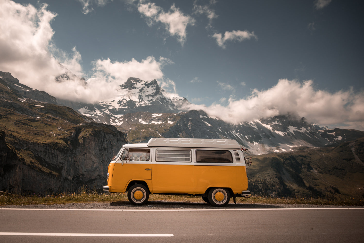 High-efficiency off-grid solar systems for residential and RV use
