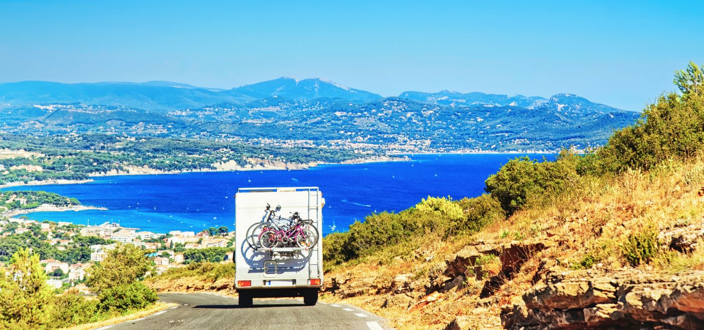 Empowering Your Off-Grid Adventures: A Comparative Guide to ROCKSOLAR Off-Grid Kits