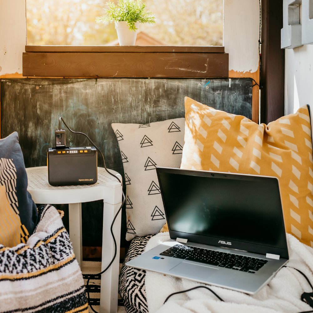 ROCKSOLAR Weekender 80W 88Wh Portable Solar Generator Kit