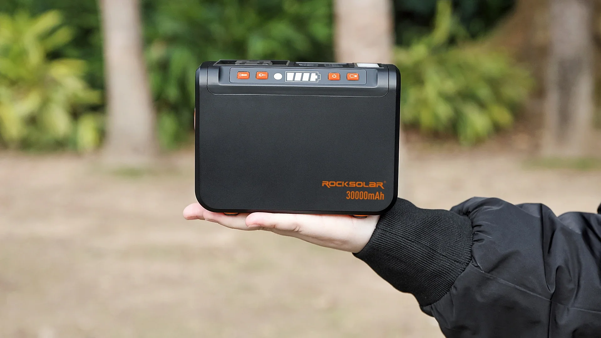 lightweight-weekender-max-solar-generator-kits-rocksolar-ca